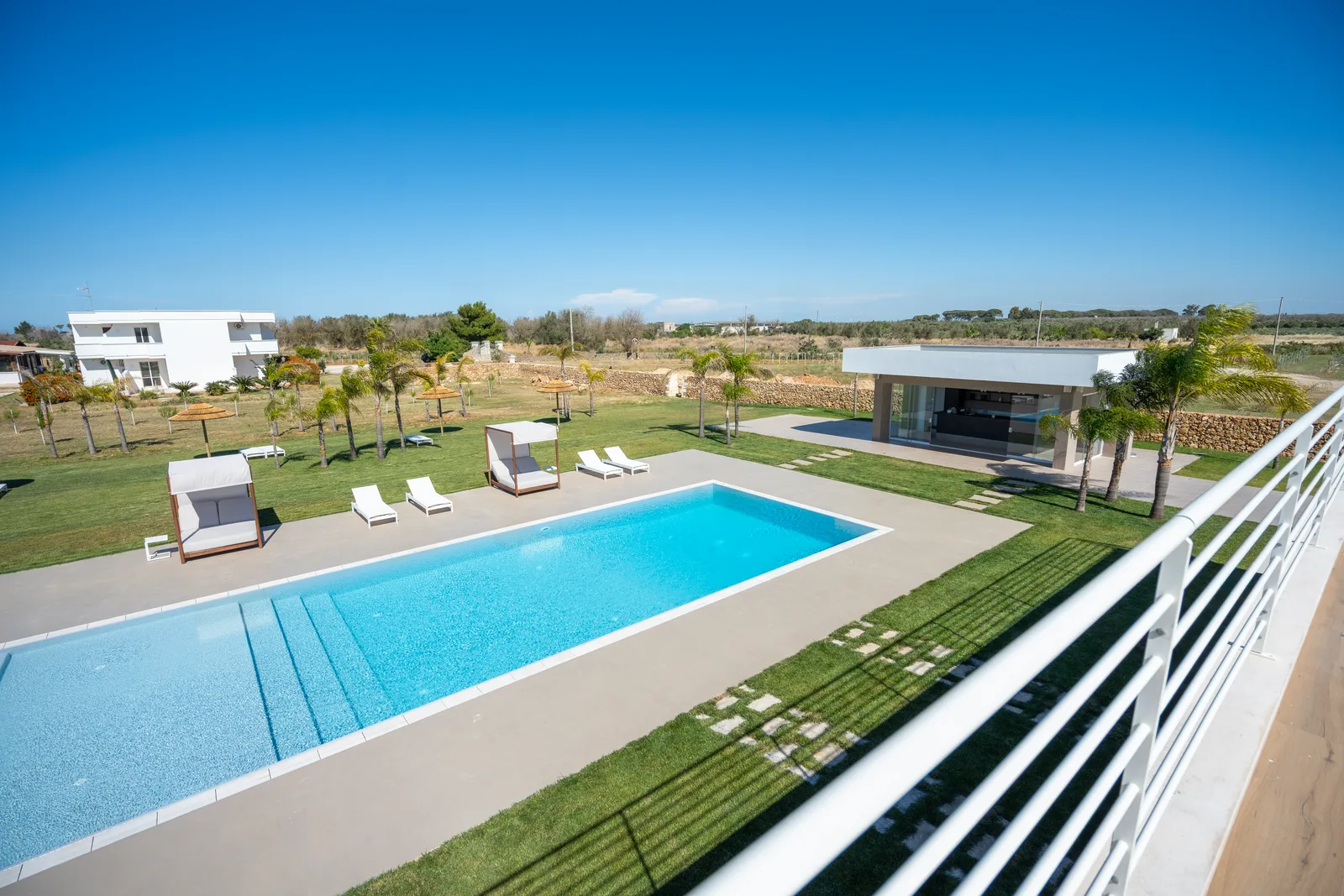 Vista piscina dall'alto
